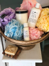 Load image into Gallery viewer, Goat Milk Lotion 4oz Disc Top