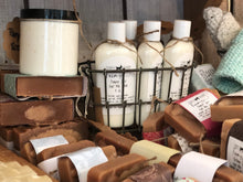 Load image into Gallery viewer, Goat Milk Lotion 4oz Disc Top