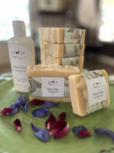 Load image into Gallery viewer, Raw Goat Milk Soap Regular Bar
