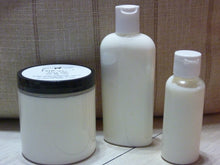 Load image into Gallery viewer, Goat Milk Lotion 4oz Disc Top
